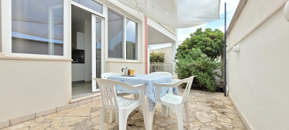 Patio, Dining area