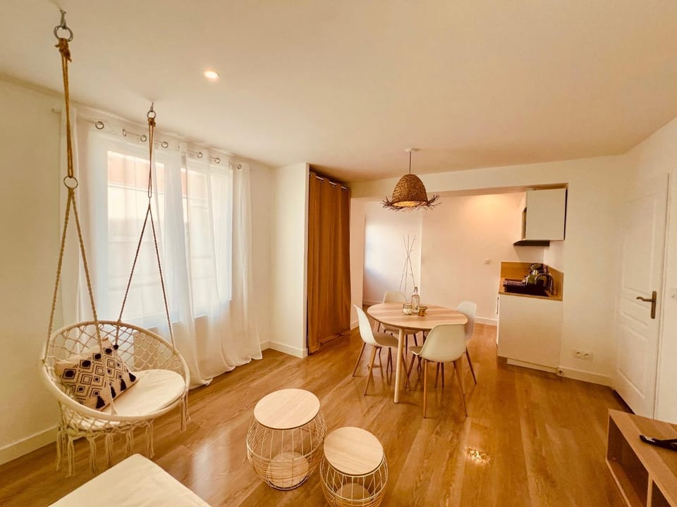 La Suite Balinaise - Home Homy Apartment in Centre-Val de Loire
