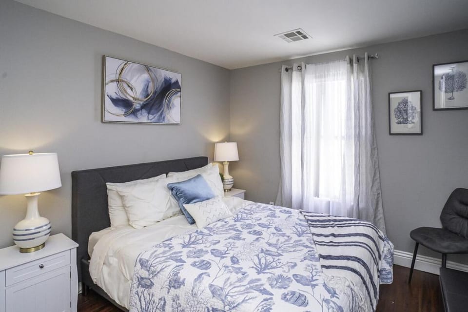 Viva Vegas Cozy 3BR Home Minutes from the Strip House in Rhodes Ranch