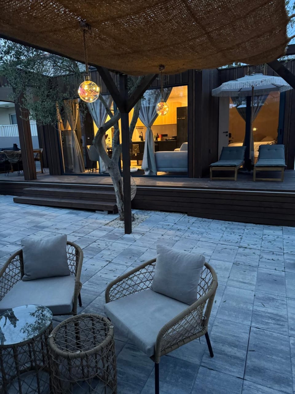 Property building, Patio, Day, Night, Balcony/Terrace, Living room, Seating area, Bedroom, kitchen
