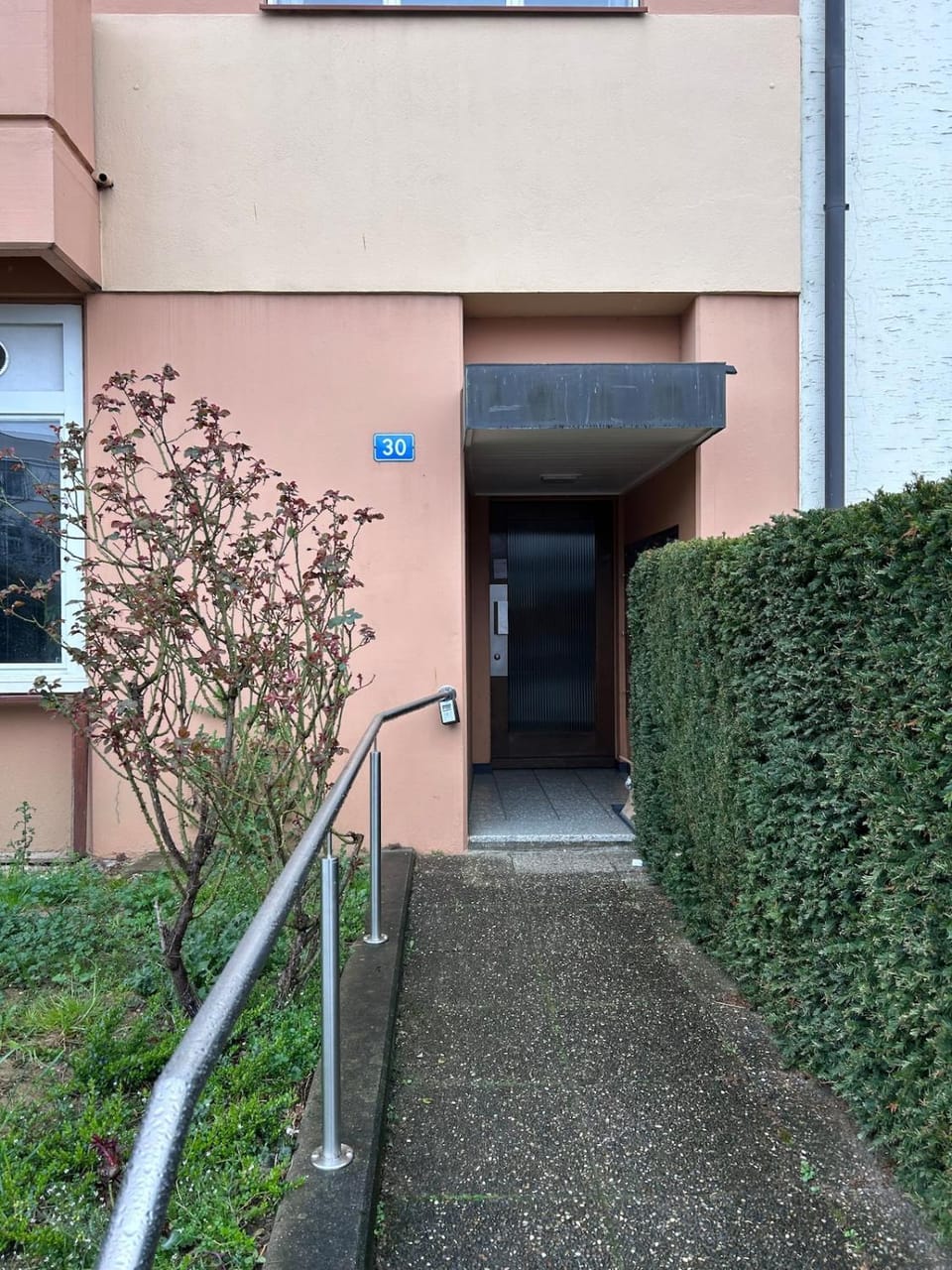 Facade/entrance