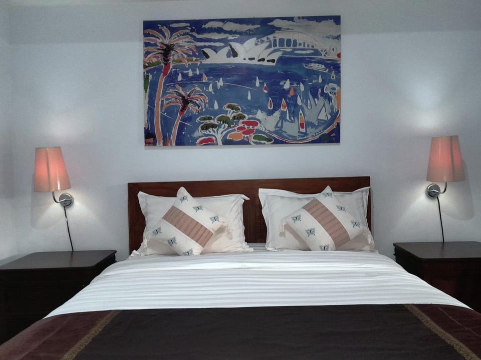 Bed, Photo of the whole room, Decorative detail, Bedroom