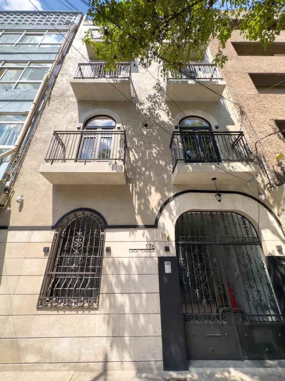 Property building, Facade/entrance