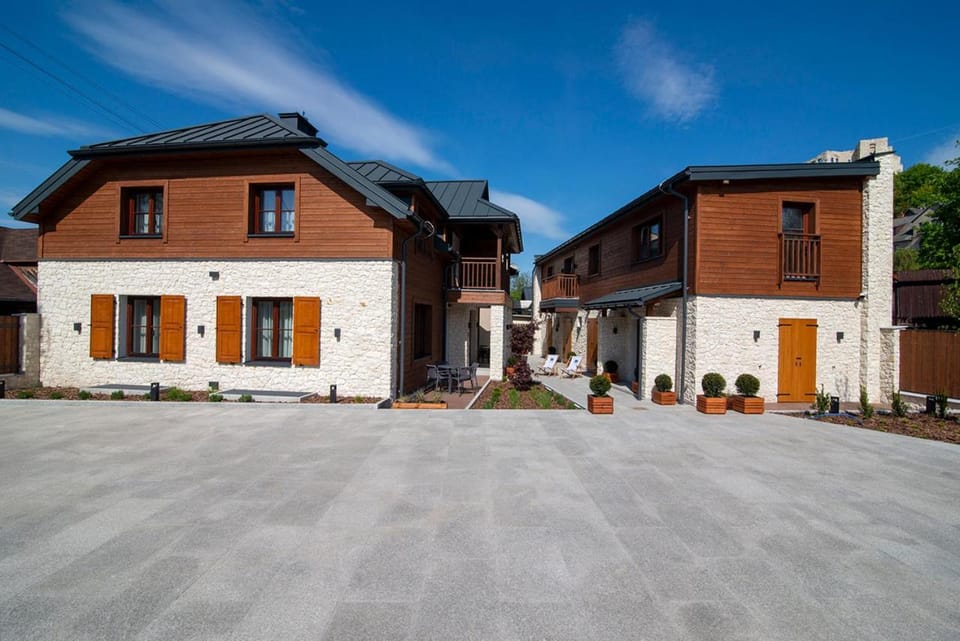 Property building, Day
