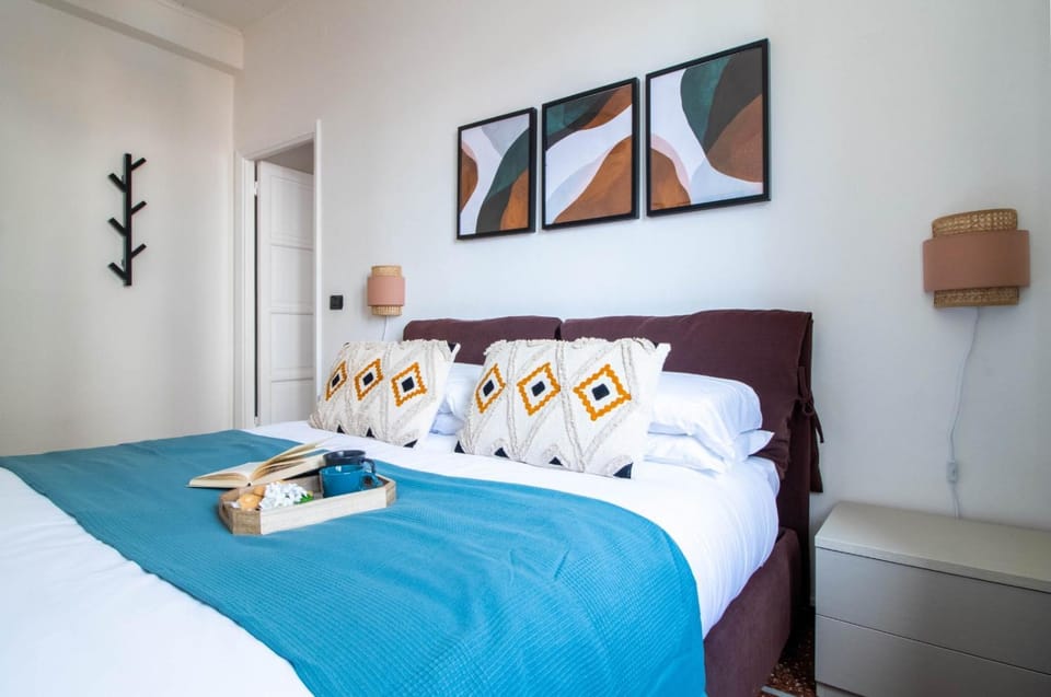 Bed, Photo of the whole room, Bedroom, air conditioner