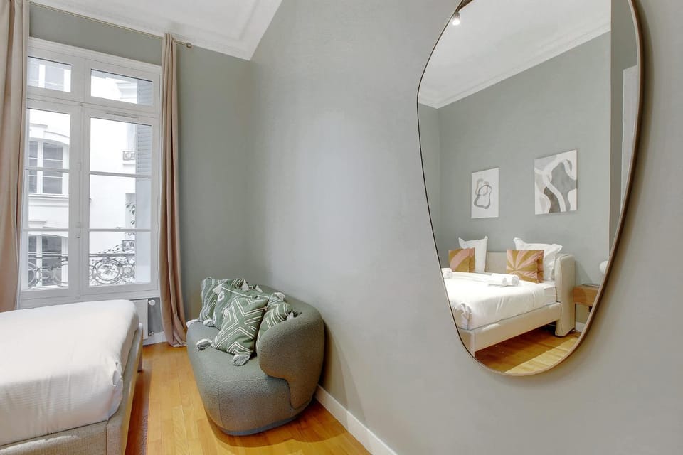 Grand appartement 1BR - Luxe Arc de Triomphe Apartment in Paris