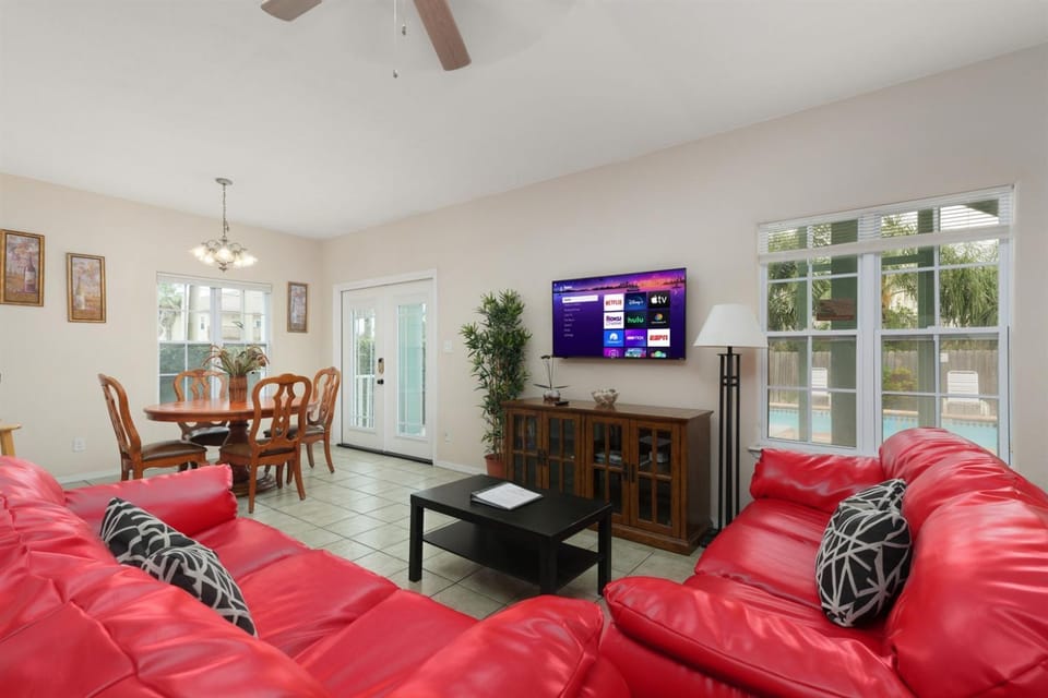 Casa Caracol C - Walk to the Beach, WiFi Apartment in South Padre Island