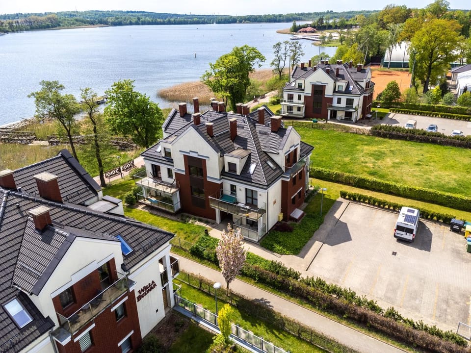 Property building, Bird's eye view, View (from property/room), Lake view