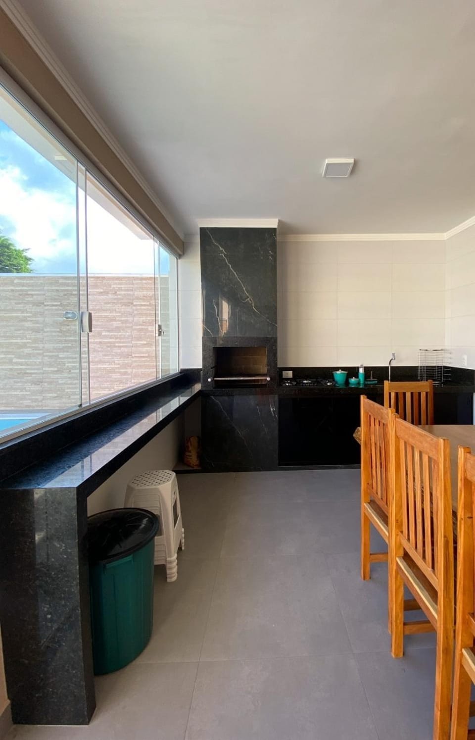Kitchen or kitchenette, Seating area, Dining area