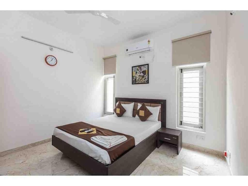 Bedroom, air conditioner
