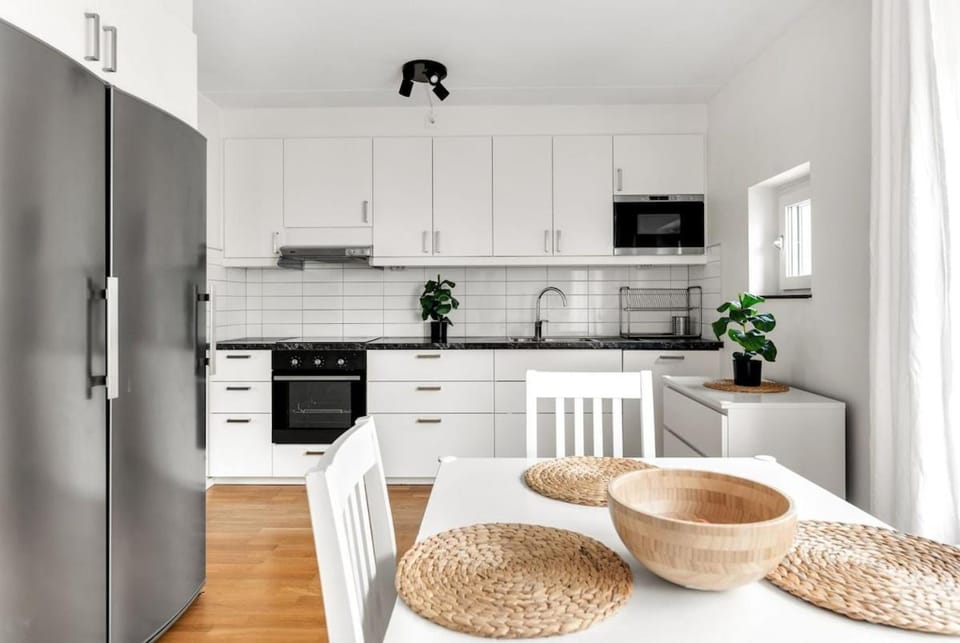 Spacious apartment close to Stockholm city & Mall Apartment in Stockholm