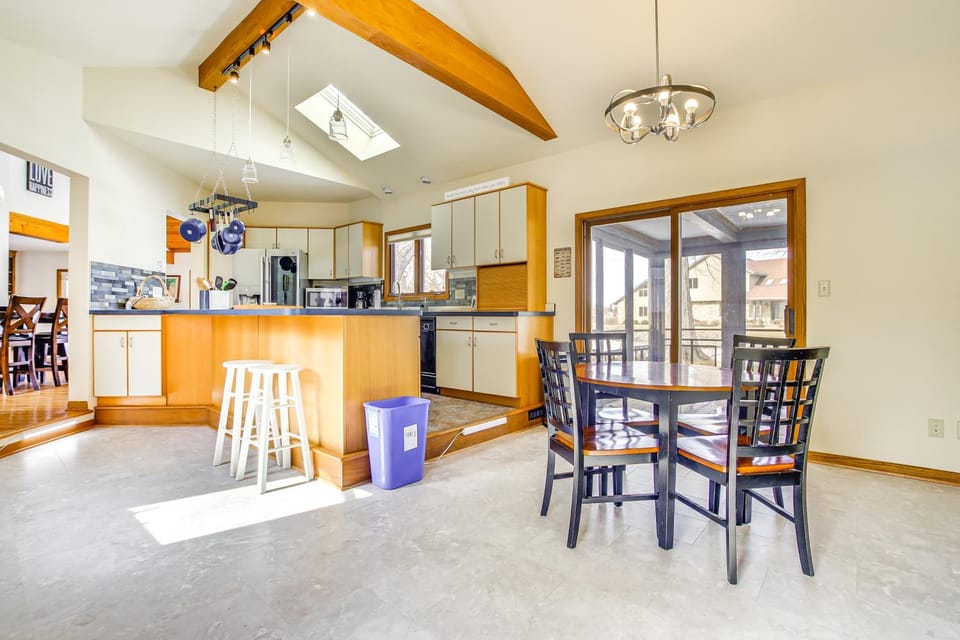 Lake Winnebago Family Retreat: Dock & Deck! House in Lake Winnebago