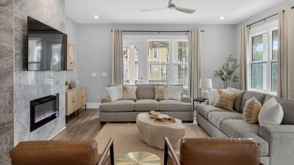 Queen Palm House in Inlet Beach