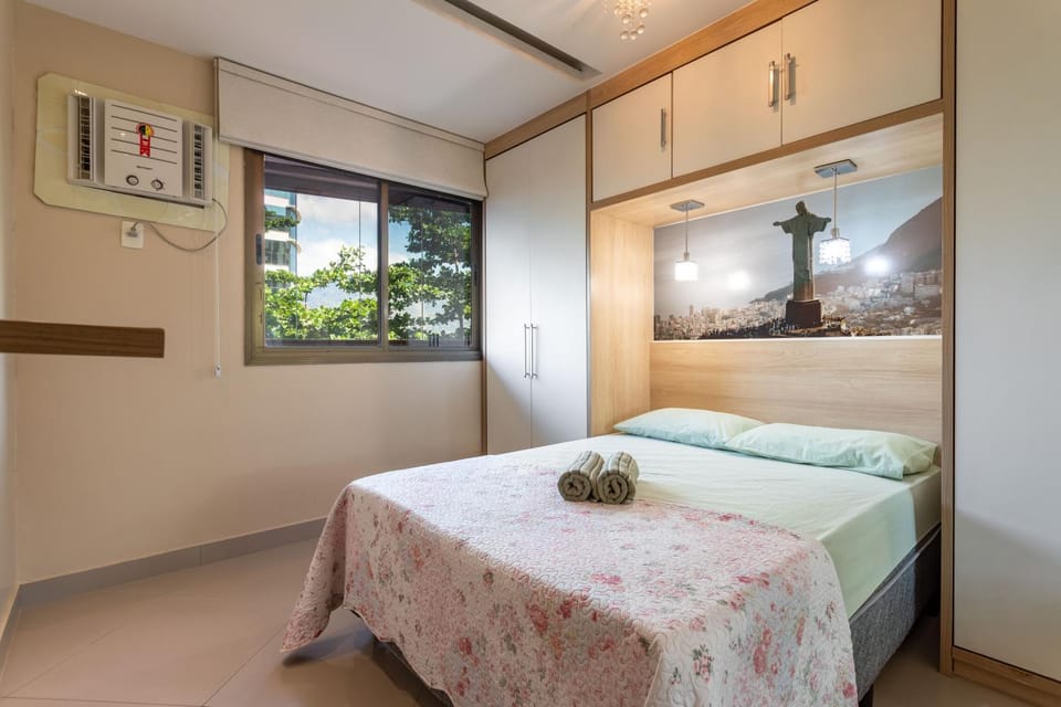 Bed, Photo of the whole room, Bedroom, towels, air conditioner