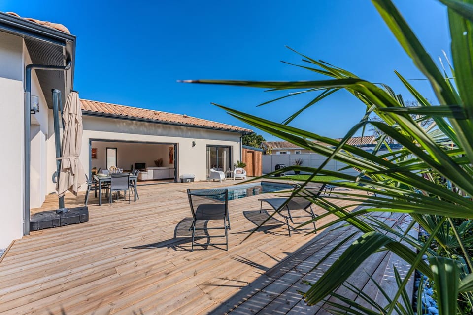 Property building, Balcony/Terrace