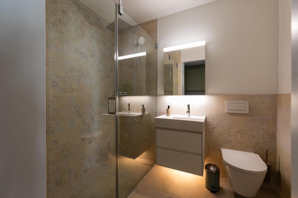 Shower, Toilet, Bathroom