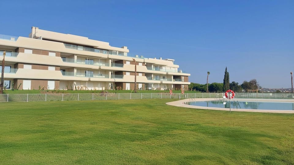 Property building, Garden, Swimming pool