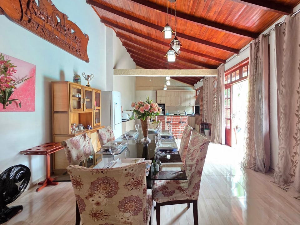 Casa 3 suítes 5km das Cataratas House in Misiones Province, Argentina