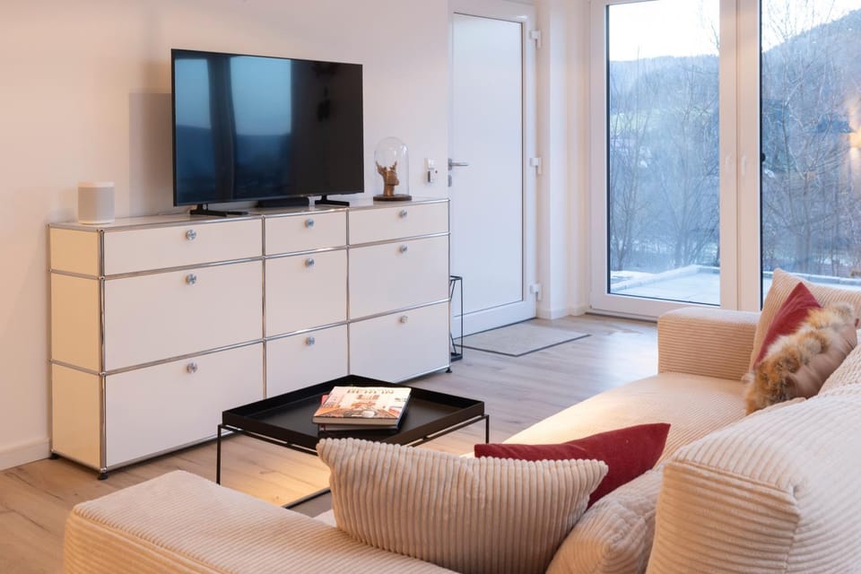 TV and multimedia, Seating area