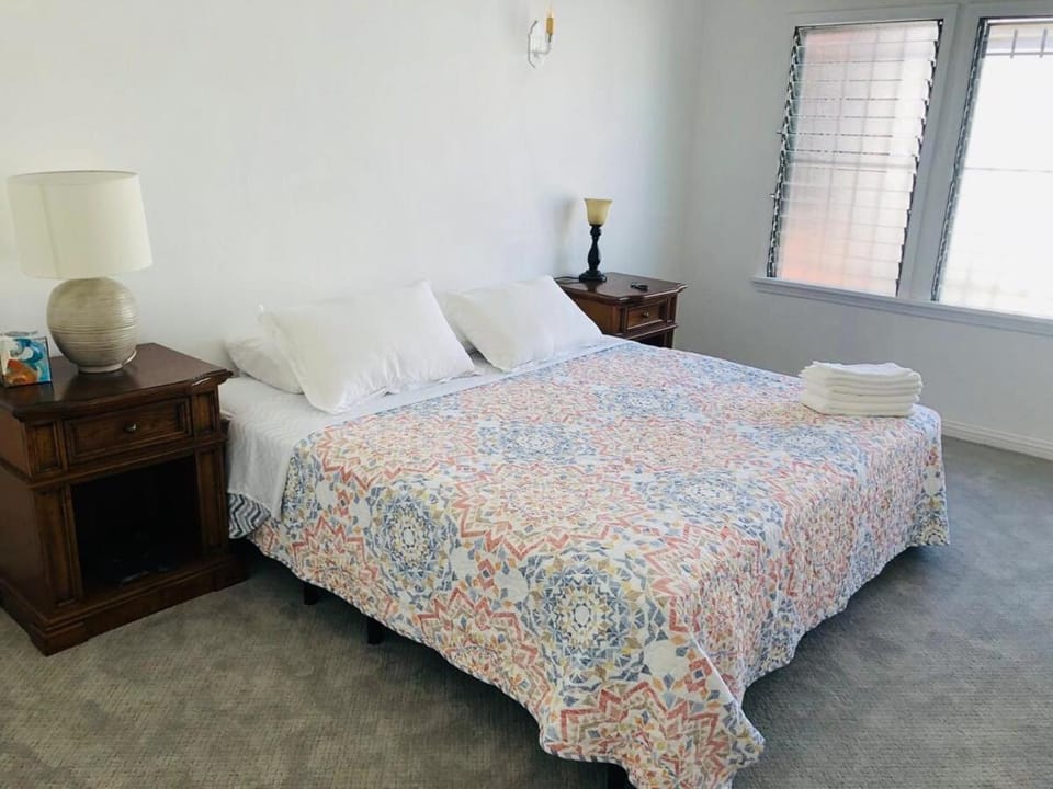 2b1b, a quiet place near the bustling area of Hollywood Villa in San Fernando Valley