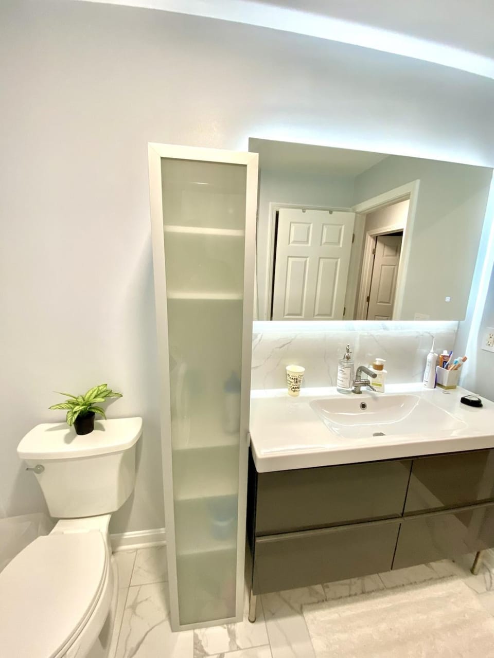 Toilet, Bathroom, towels