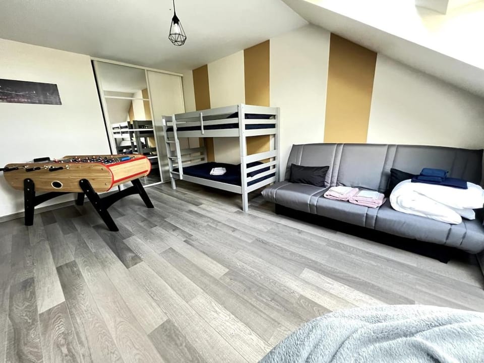 maison familiale 14 personnes House in Pays de la Loire