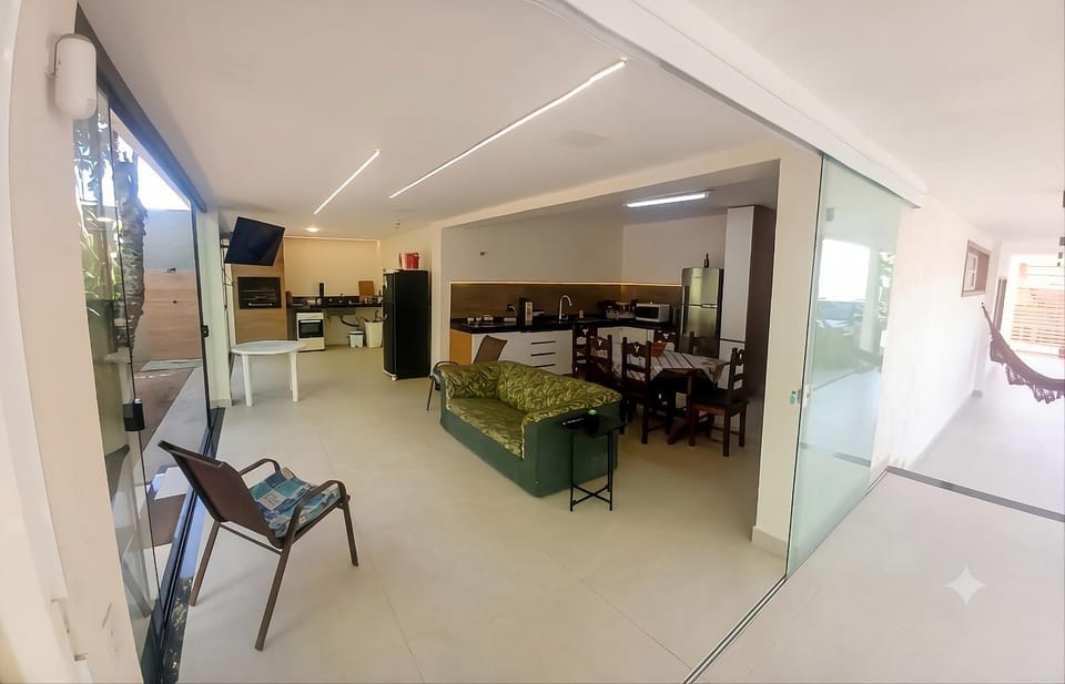Communal lounge/ TV room, TV and multimedia, Kitchen or kitchenette, Living room
