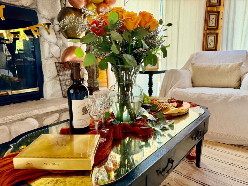 ADELAIDE HILL IN PINE MOUNTAIN CLUB BREATHTAKING VIEWS 3Bd 3Bth SPA TUB House in Pine Mountain Club