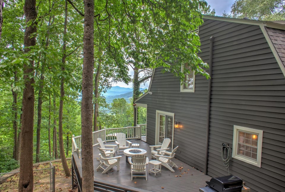 Property building, Patio, Day, Natural landscape