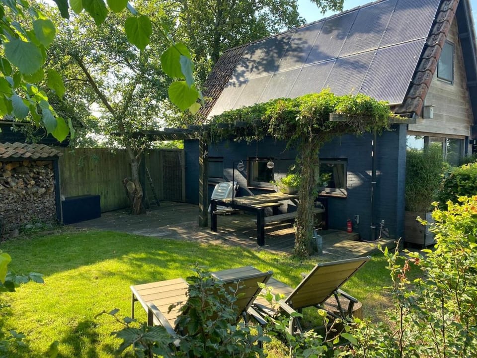 Property building, Garden