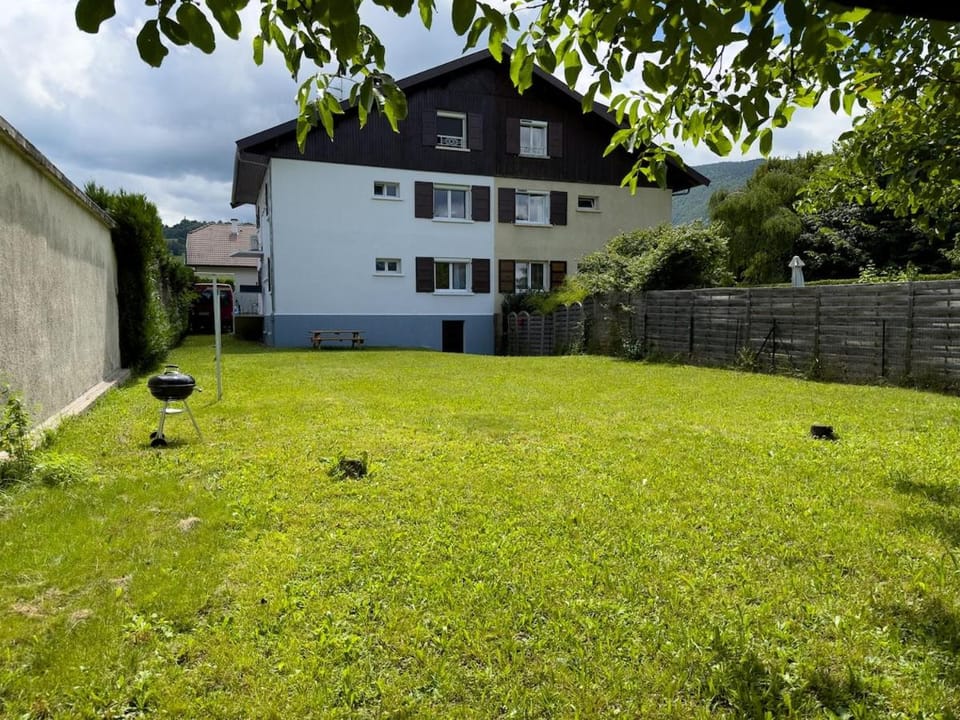 Cocon idylique, Clim, Lac et Montagnes, Jardin Apartment in Sévrier