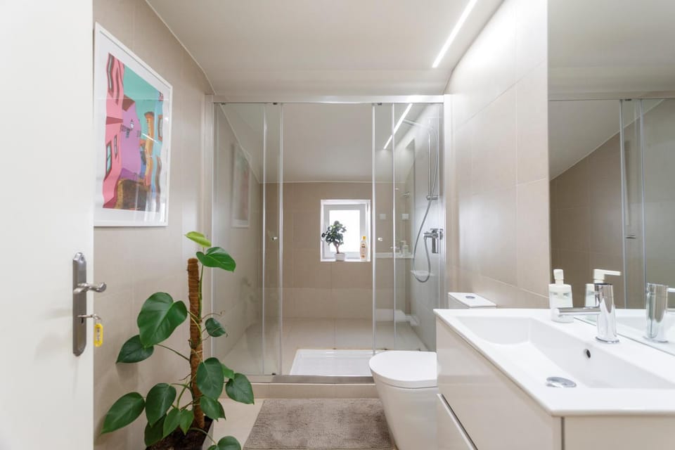 Shower, Toilet, Bathroom