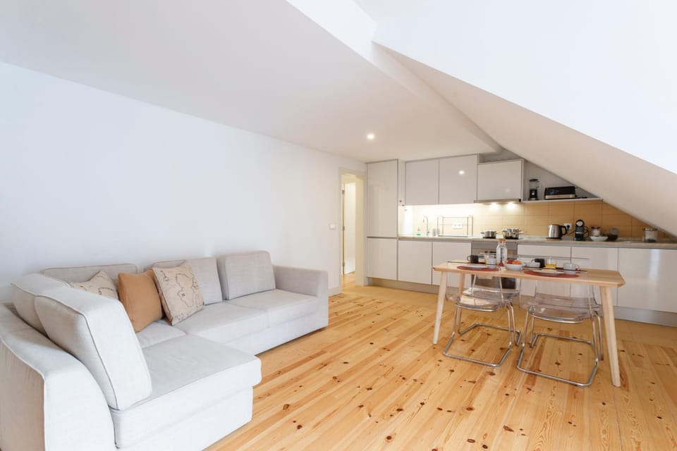 Kitchen or kitchenette, Living room, Seating area, Dining area