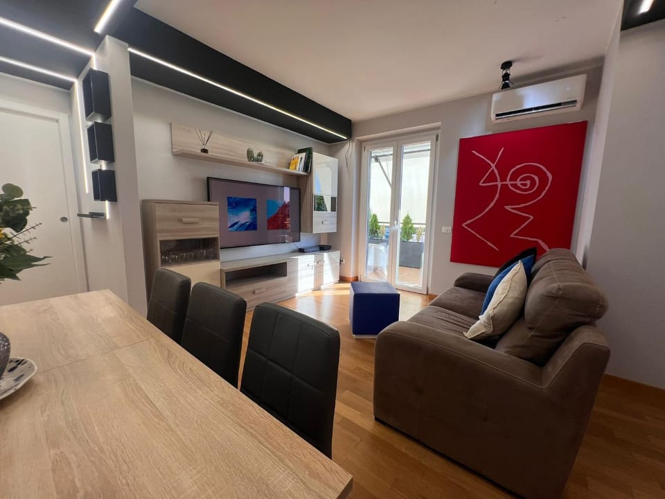 TV and multimedia, Seating area, Evening entertainment