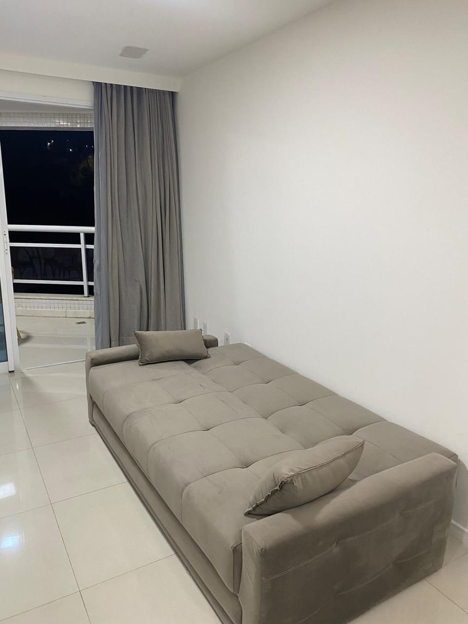 Bed, Living room