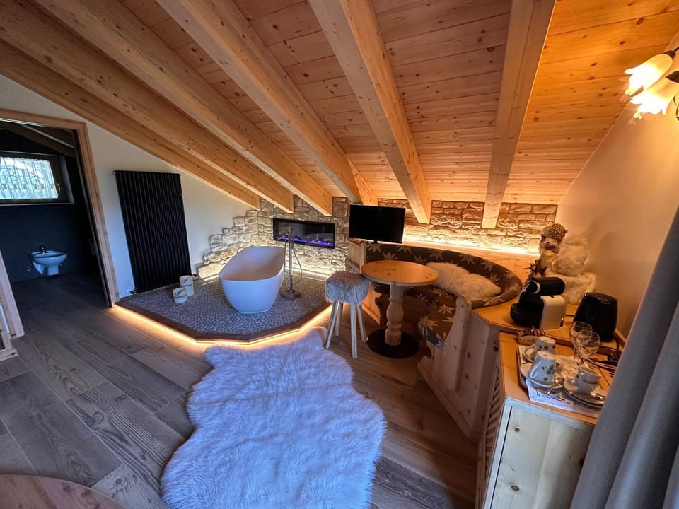 Bedroom, Bath
