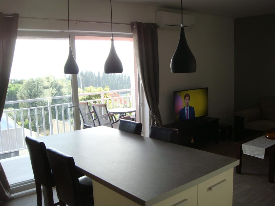 TV and multimedia, Balcony/Terrace, Kitchen or kitchenette