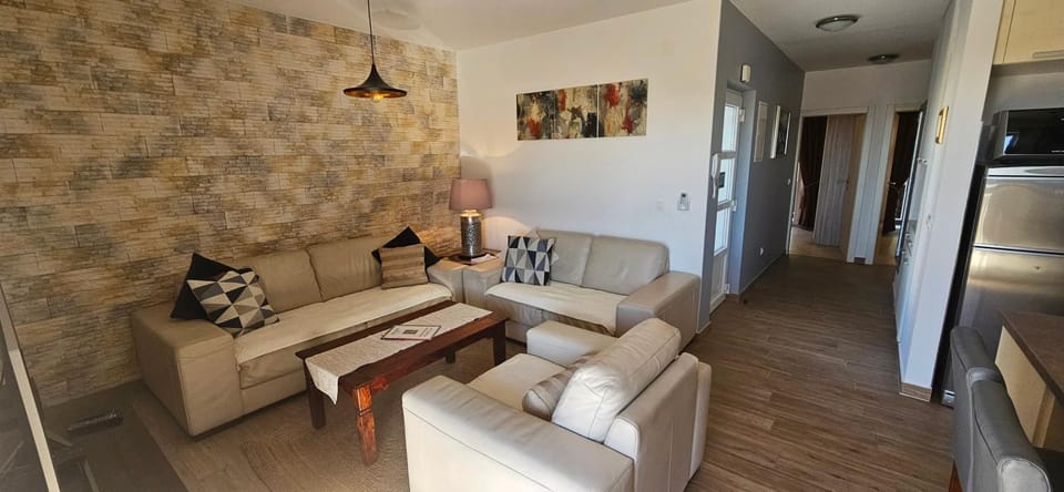 TV and multimedia, Living room, Photo of the whole room, Seating area