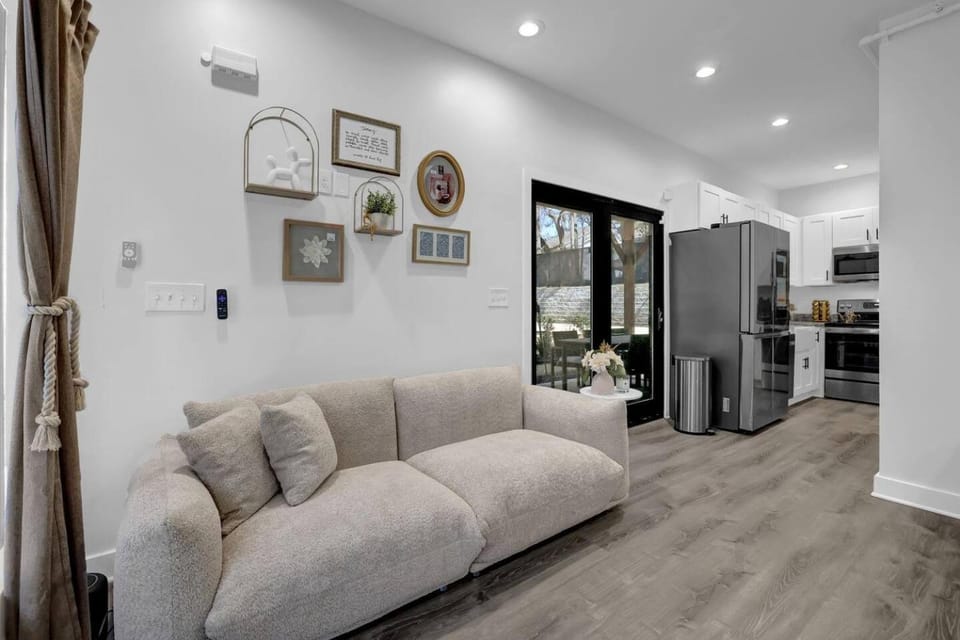 The Business Bungalow-5 mins from Airport House in College Park
