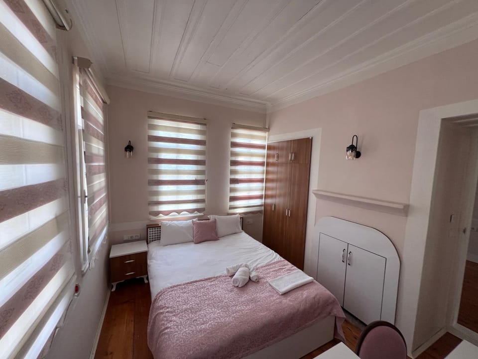 Bed, Photo of the whole room, Bedroom, towels, wardrobe