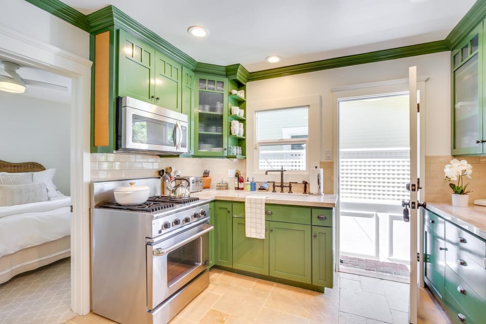 Yard & Grill! Cottage Near Balboa Park & Comic-Con House in San Diego
