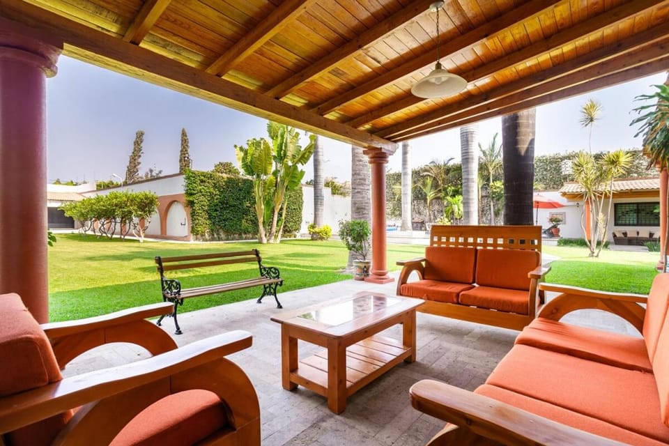 Patio, Day, Garden, View (from property/room), Living room, Seating area, Garden view