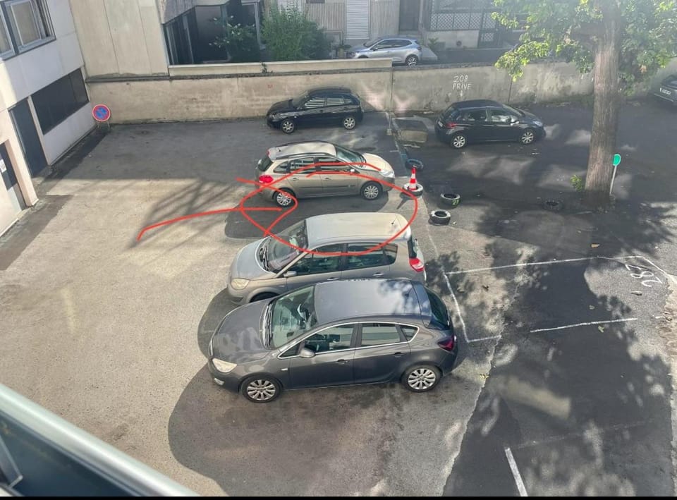 Inner courtyard view, Parking