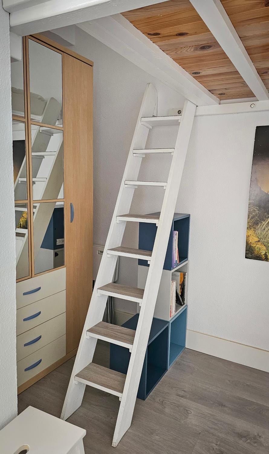 Bedroom, bunk bed, wardrobe