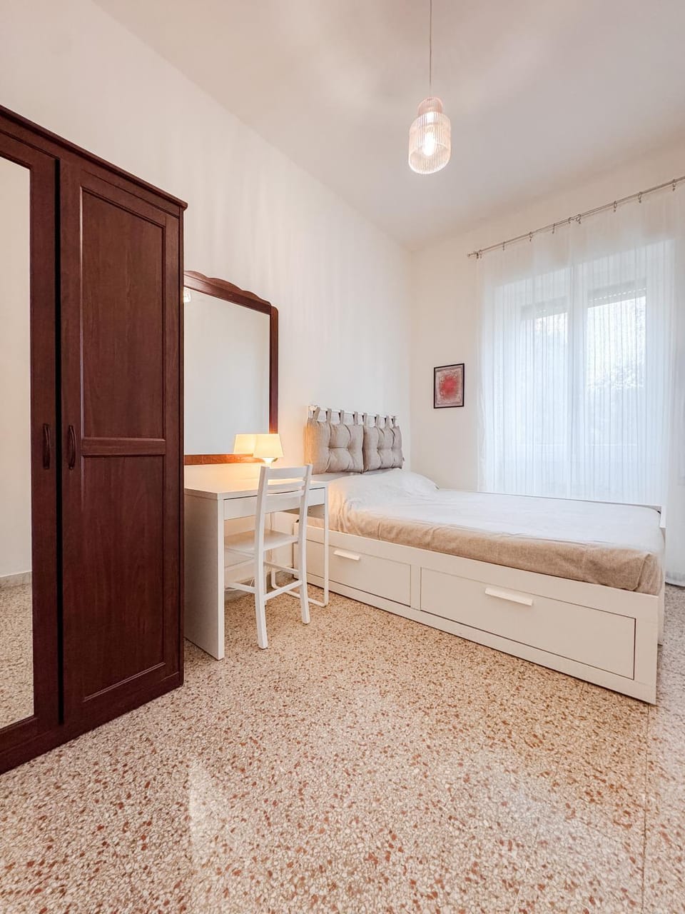 Bed, Photo of the whole room, Bedroom, Inner courtyard view, heating, wardrobe