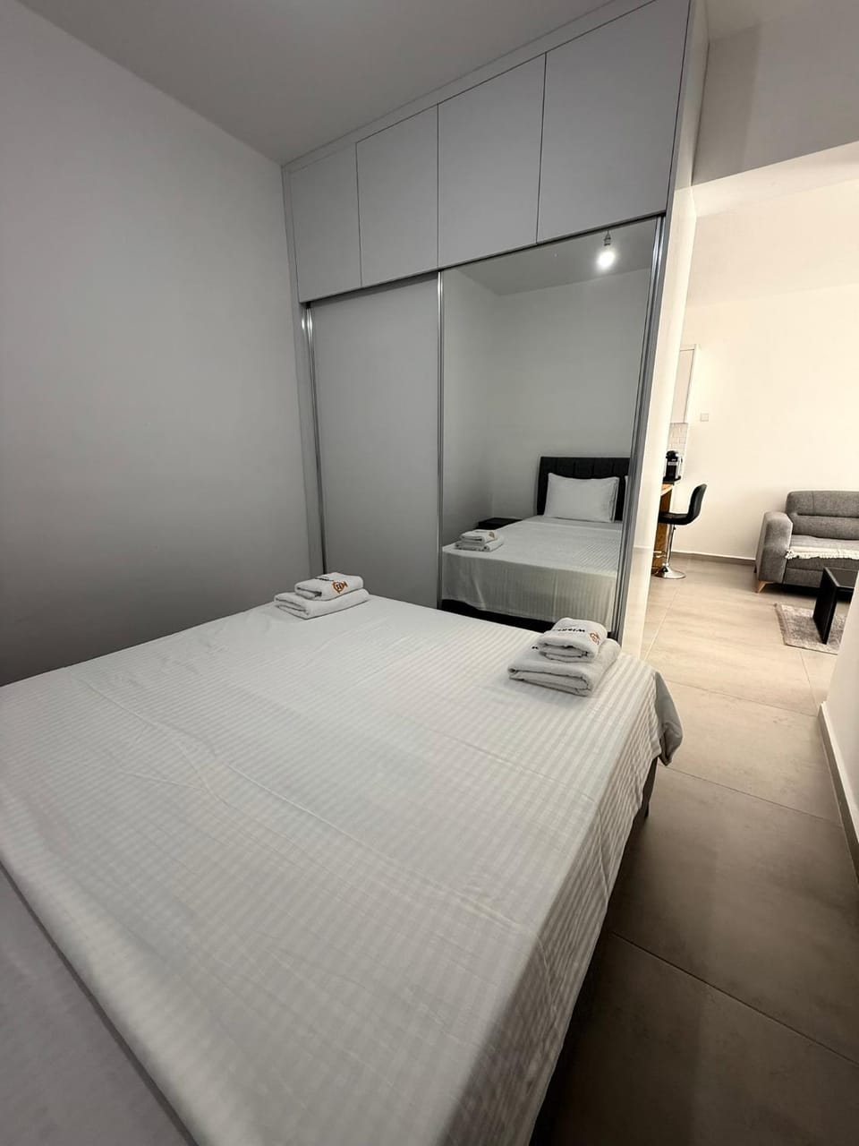 Bed, Photo of the whole room, Bedroom, towels