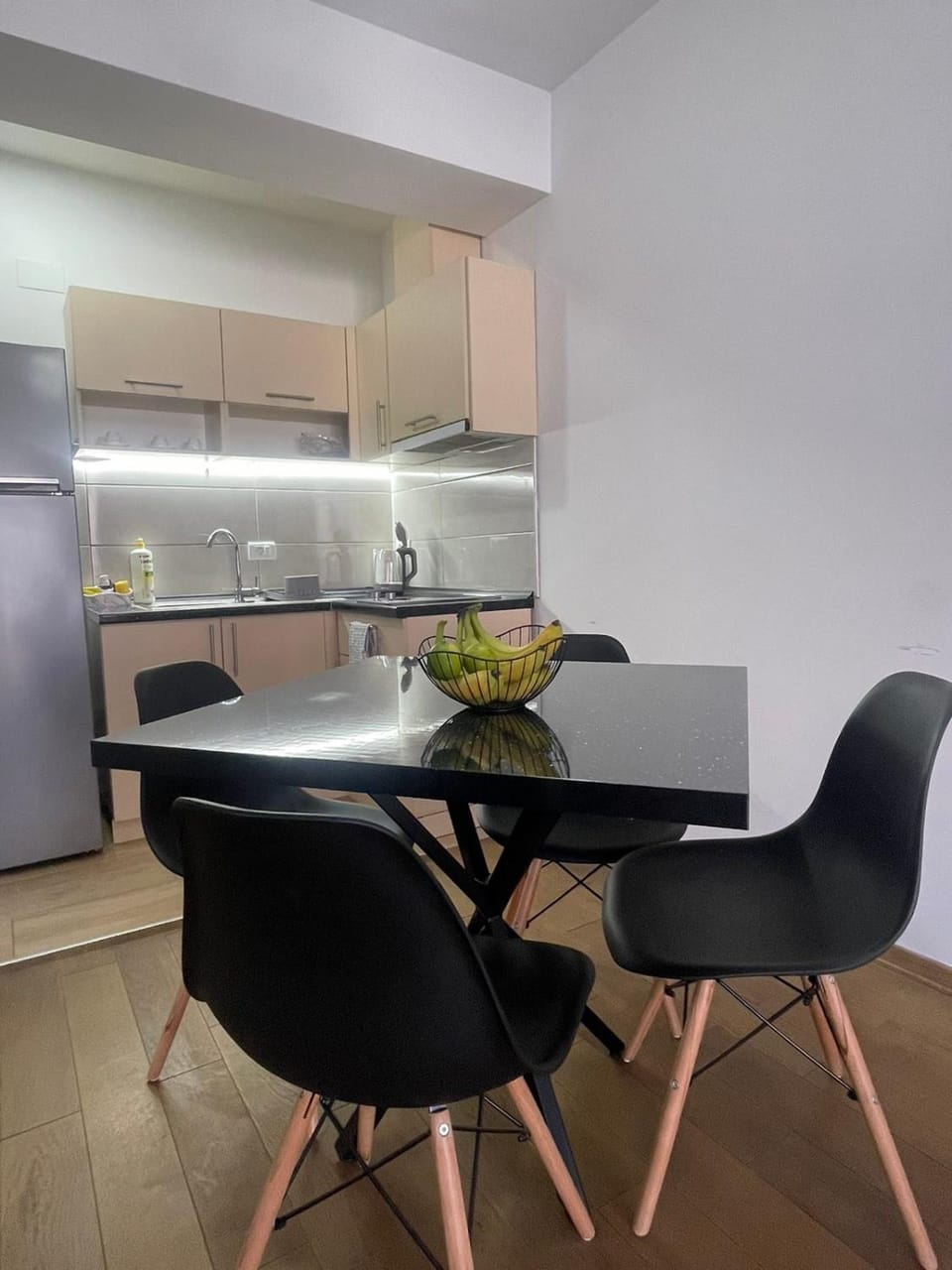 Dining area, kitchen