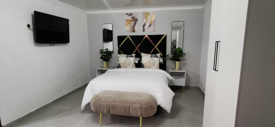 Entire Self-Catering Apartment in Silverfields Apartment in Roodepoort