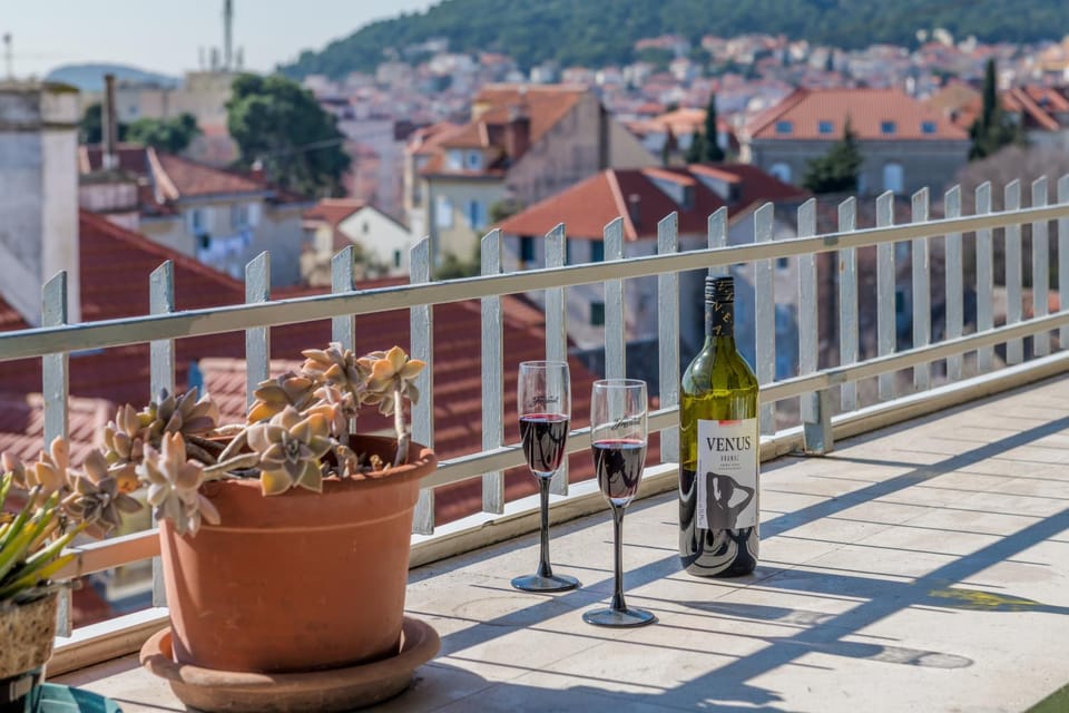 Day, Natural landscape, Balcony/Terrace, City view
