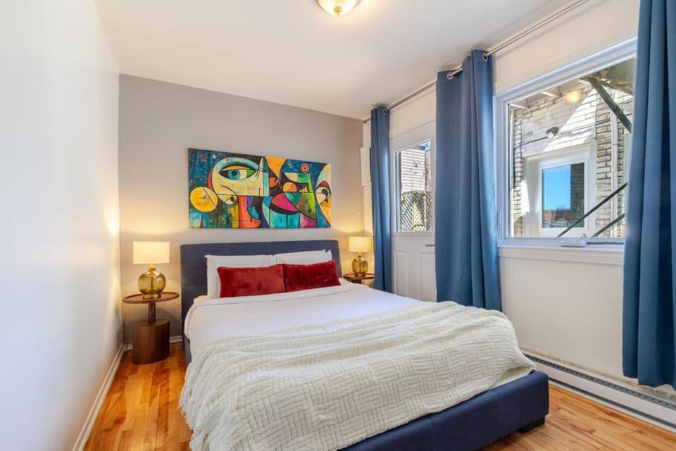 Cozy 2BR in Plateau – Downtown Comfort Apartment in Laval